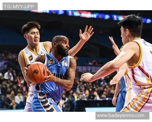 南京篮球队包夹战术解析：深度剖析其背后的战术思维与执行细节