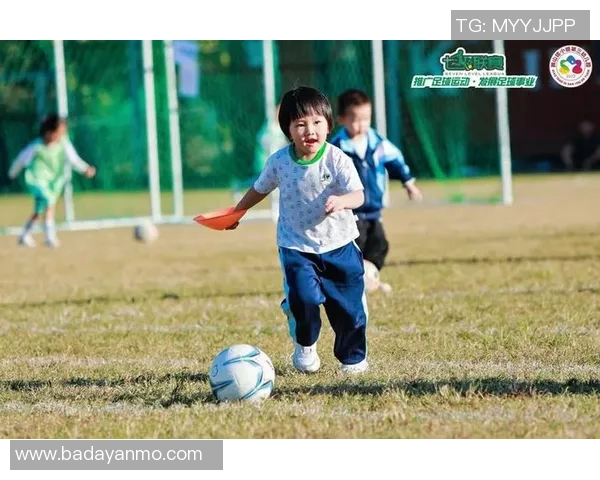 童年时光中的足球明星们那些珍贵的小时候照片回忆 童年时光中的足球明星们那些珍贵的小时候照片回忆